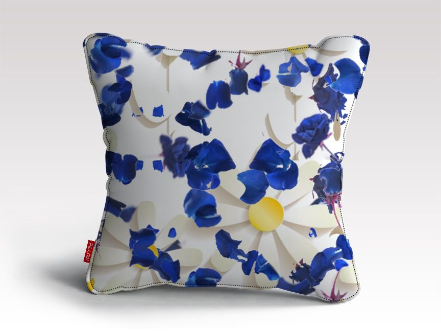 White daisies and blue cyclamens Cushion/Pillow